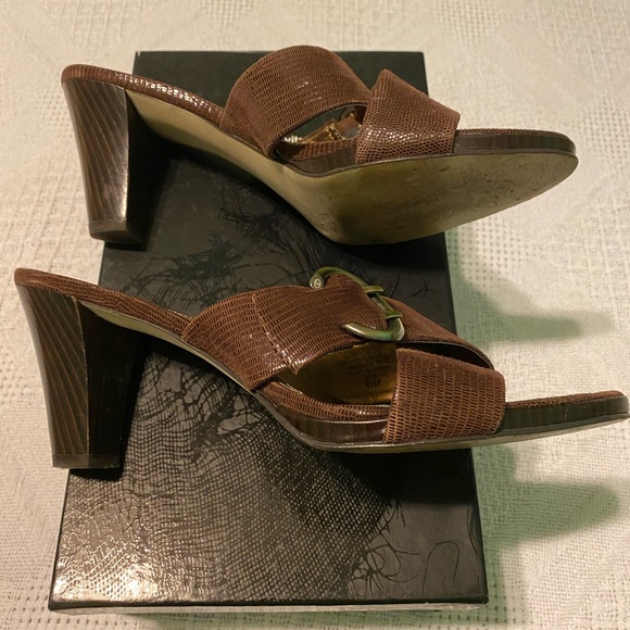 Joan and David Circa Leather Sandals Size 8 1/2 - Picture 3 of 5